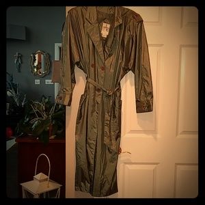 VINTAGE ALMOST PERFECT TRENCH COAT